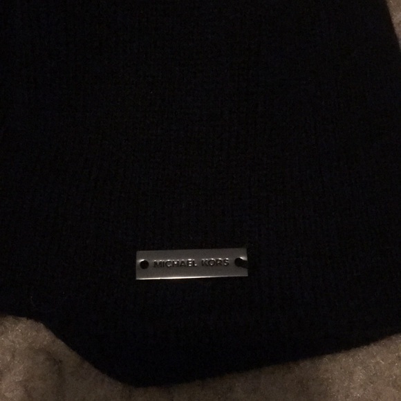 Michael Kors beanie - Picture 3 of 4